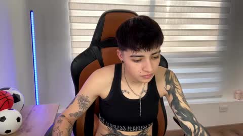 Snapshot of im_laia_ chatting on January 2025 10:08:02 PM Laia online show from January 2025 10:08:02 PM
