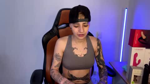 Snapshot of im_laia_ chatting on February 2025 10:14:01 PM Laia online show from February 2025 10:14:01 PM