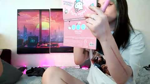 Sam and Jen online show from October 2025 04:09:02 AM