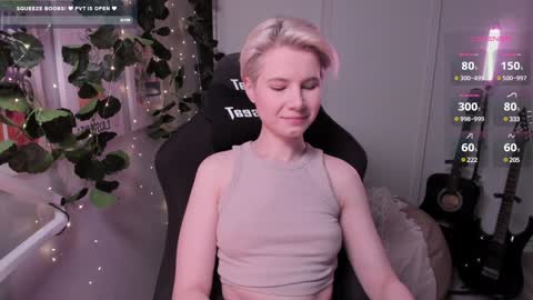 Snapshot of imnotmia chatting on February 2025 10:00:01 AM Mia online show from February 2025 10:00:01 AM