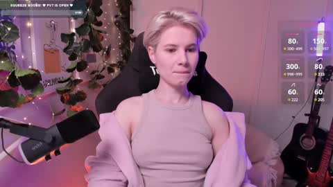 Snapshot of imnotmia chatting on February 2025 10:09:02 AM Mia online show from February 2025 10:09:02 AM