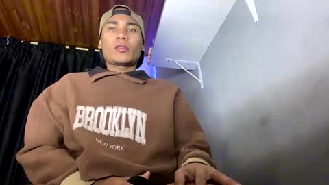 Snapshot of imperial_lust chatting on September 2025 07:35:02 AM imperial_lust online show from September 2025 07:35:02 AM