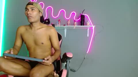 Snapshot of imperial_lust chatting on October 2025 08:33:02 AM imperial_lust online show from October 2025 08:33:02 AM