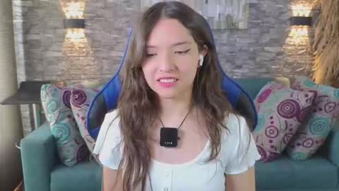 Karen  online show from September 2025 07:28:01 PM