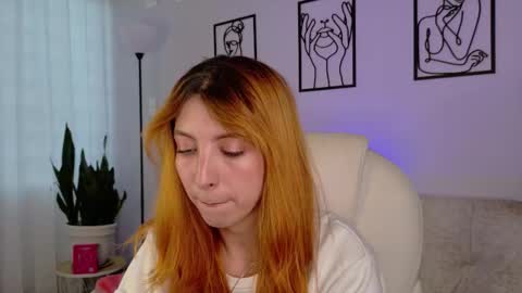 Snapshot of imsiennabellucci chatting on October 2025 09:27:02 PM Sienna online show from October 2025 09:27:02 PM