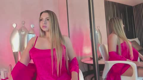 Snapshot of imvictoria_ chatting on November 2025 09:36:01 PM imvictoria_ online show from November 2025 09:36:01 PM