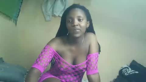 Snapshot of imyour_girl chatting on October 2025 02:23:02 AM Im sonny online show from October 2025 02:23:02 AM