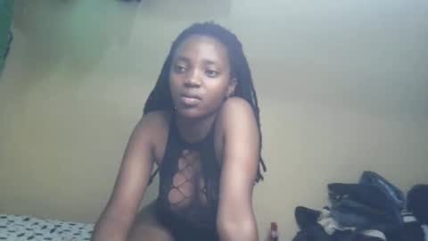 Snapshot of imyour_girl chatting on October 2025 07:53:02 AM Im sonny online show from October 2025 07:53:02 AM