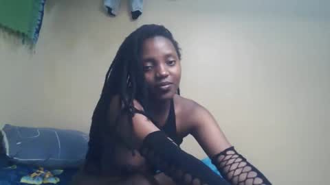 Snapshot of imyour_girl chatting on October 2025 12:32:02 AM Im sonny online show from October 2025 12:32:02 AM