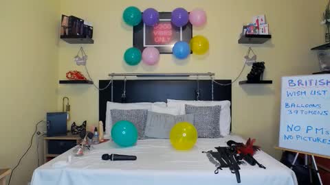 inannalove online show from November 2025 11:12:01 AM