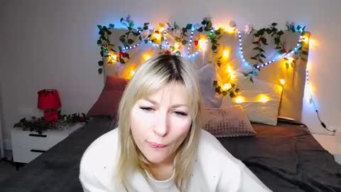 Snapshot of incredible_ariela chatting on March 2025 02:29:02 PM incredible_ariela online show from March 2025 02:29:02 PM