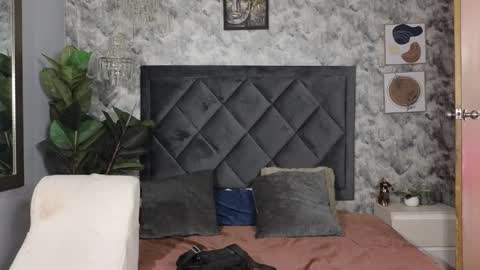 Snapshot of indi_rave chatting on November 2025 12:53:01 PM INDI online show from November 2025 12:53:01 PM