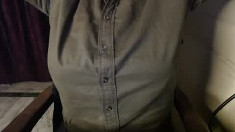 Nia online show from November 2025 05:56:02 PM