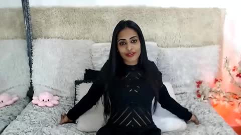 Jazmin online show from September 2025 11:49:01 PM
