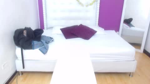 Snapshot of indian_whore18 chatting on March 2025 10:55:02 PM indian_whore18 online show from March 2025 10:55:02 PM