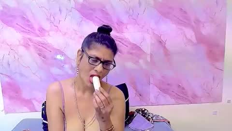 Snapshot of indianallure chatting on October 2025 06:48:01 AM Femiez online show from October 2025 06:48:01 AM