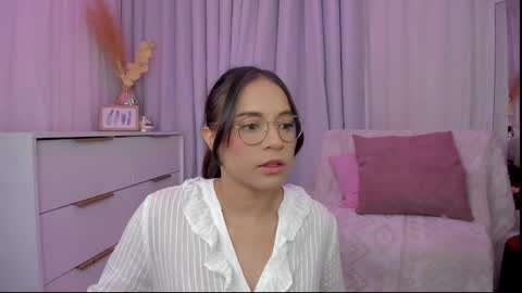 Snapshot of indiancutie_ chatting on January 2025 03:10:02 PM MIA online show from January 2025 03:10:02 PM