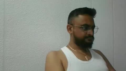 Indian lover online show from September 2025 09:24:01 AM