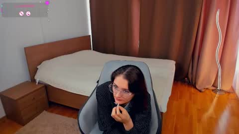 Kira online show from October 2025 04:13:01 AM