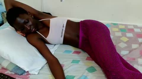 ines01 online show from November 2025 10:04:02 AM