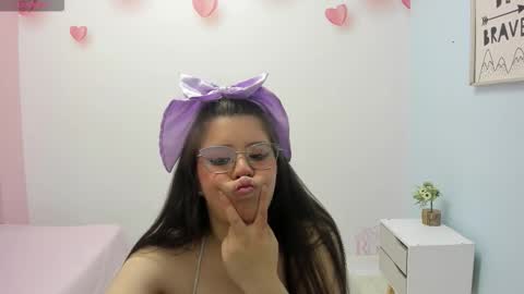 Snapshot of ingrid_casas chatting on October 2025 07:01:01 PM Ingrid petite online show from October 2025 07:01:01 PM