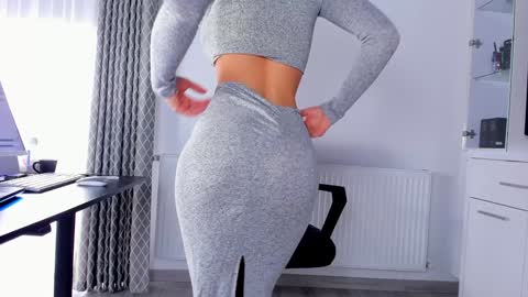 Snapshot of ingridblondy94 chatting on February 2025 08:22:01 AM Ingrid online show from February 2025 08:22:01 AM