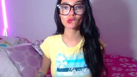 Snapshot of innocent_fox chatting on October 2025 05:39:01 AM Abril online show from October 2025 05:39:01 AM