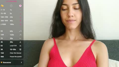 Snapshot of innocentlatiina chatting on October 2025 05:57:02 PM Laroa online show from October 2025 05:57:02 PM