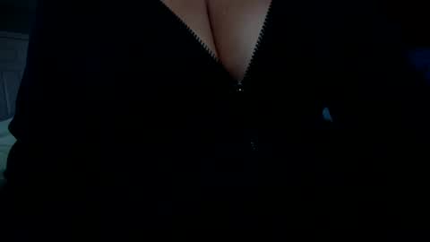 Snapshot of insatiablecpl333 chatting on January 2025 01:32:01 PM InsatiableCpl333 online show from January 2025 01:32:01 PM