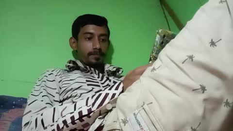 interne8famous online show from October 2025 06:03:01 PM