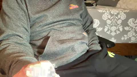 Snapshot of iowafarmcock chatting on December 2024 04:34:01 PM iowafarmcock online show from December 2024 04:34:01 PM