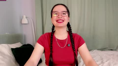 Mia online show from October 2025 02:41:02 AM