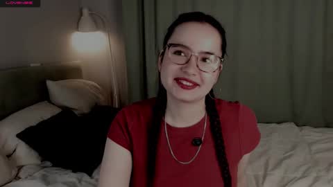 Mia online show from October 2025 01:16:01 AM