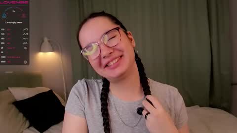 Mia online show from October 2025 01:39:01 AM