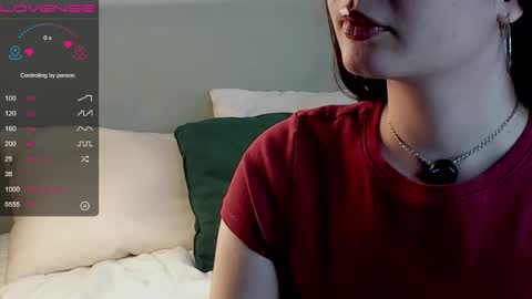 Mia online show from October 2025 01:17:01 AM