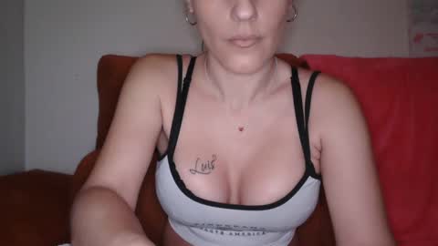 Snapshot of irene141212 chatting on January 2025 10:54:01 AM irene online show from January 2025 10:54:01 AM