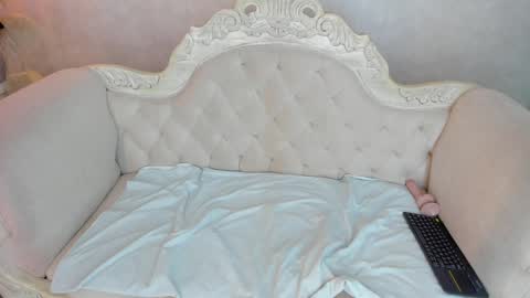 Irinnah Lottus online show from February 2025 11:05:01 PM