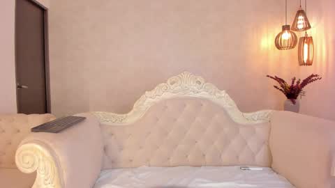 Irinnah Lottus online show from February 2025 08:03:02 PM