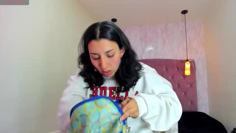 iris_77 online show from November 2025 03:01:02 PM