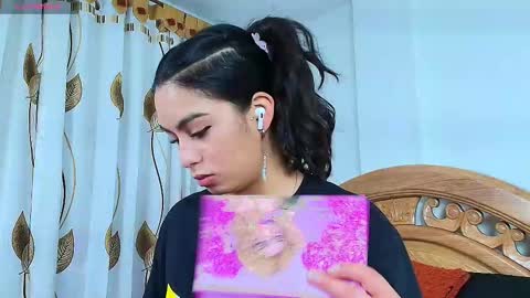 Snapshot of iris_mandarine chatting on September 2025 10:04:02 AM IRIS online show from September 2025 10:04:02 AM