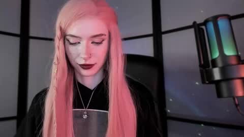 Miss Iris Fansly Miss Iris new inst.  online show from February 2025 12:52:02 AM