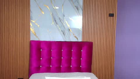 Sandy  online show from December 2024 12:13:01 PM