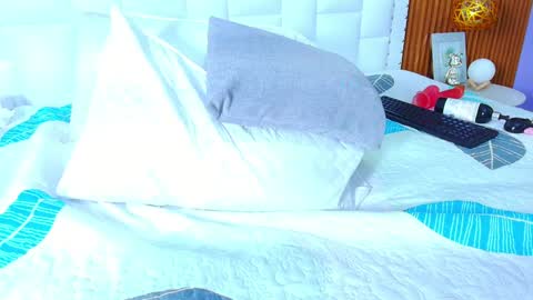 Sandy  online show from January 2025 03:19:01 PM