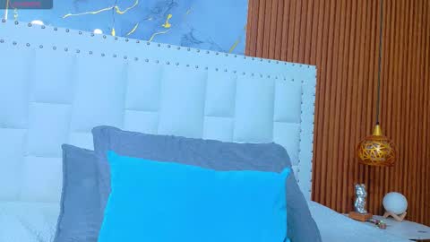 Sandy  online show from September 2025 12:27:02 PM