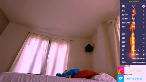 Yuliana help me to get 100 thumbs up please  online show from February 2025 06:31:02 PM