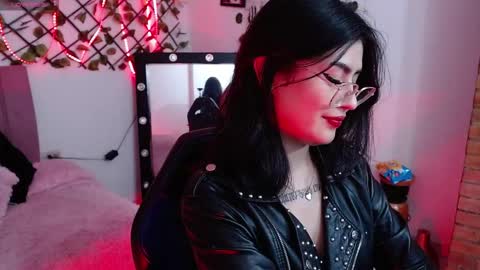 isabela online show from October 2025 03:10:02 AM