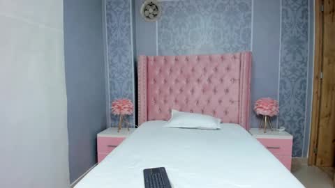 Snapshot of isa_little4u chatting on December 2024 12:07:02 PM online show from December 2024 12:07:02 PM