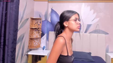 Snapshot of isa_little4u chatting on December 2024 11:30:01 AM online show from December 2024 11:30:01 AM