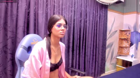 Snapshot of isa_little4u chatting on December 2024 03:37:01 PM online show from December 2024 03:37:01 PM