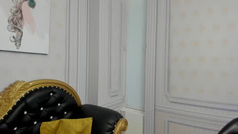 Snapshot of isa_little4u chatting on December 2024 11:17:01 AM online show from December 2024 11:17:01 AM